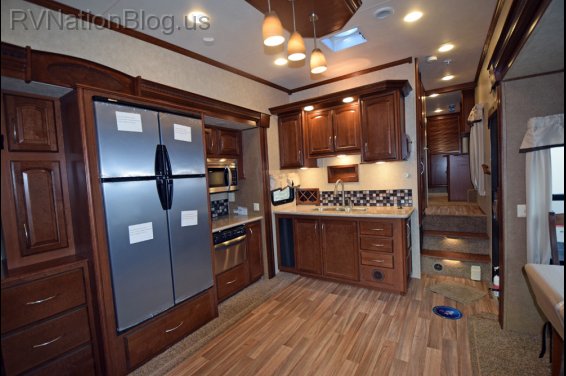 Click here to see the New 2015 Columbus 320RS Fifth Wheel by Palomino at RVNation.us