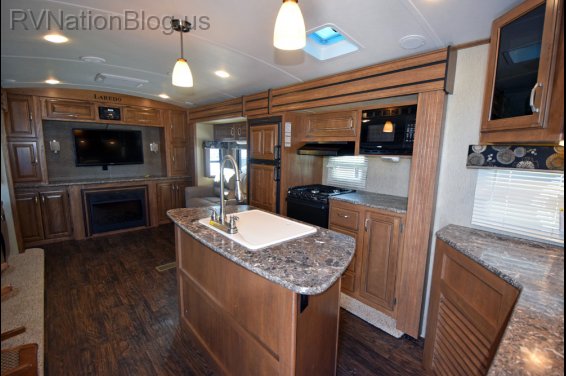 Click here to see the New 2015 Laredo 314RE Travel Trailer by Keystone RV at RVNation.us