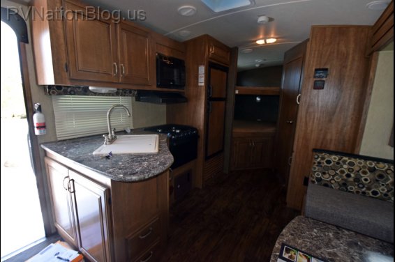 Click here to see the New 2015 Laredo LHT 25BH Travel Trailer by Keystone RV at RVNation.us