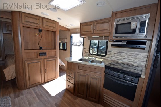 Click here to see the New 2015 Fun Finder F-214WSD Travel Trailer by Cruiser RV at RVNation.us