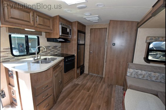 Click here to see the New 2015 Fun Finder F-214WSD Travel Trailer by Cruiser RV at RVNation.us