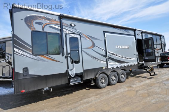New 2015 Cyclone 4200 Toy Hauler Fifth Wheel by Heartland RV at ...