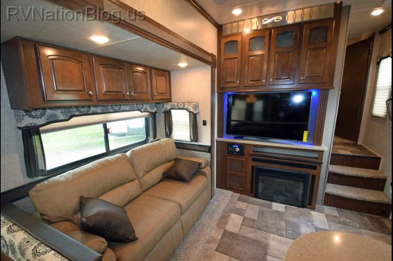 Click here to see the New 2016 Oakmont 385QB Fifth Wheel by Heartland RV at RVNation.us