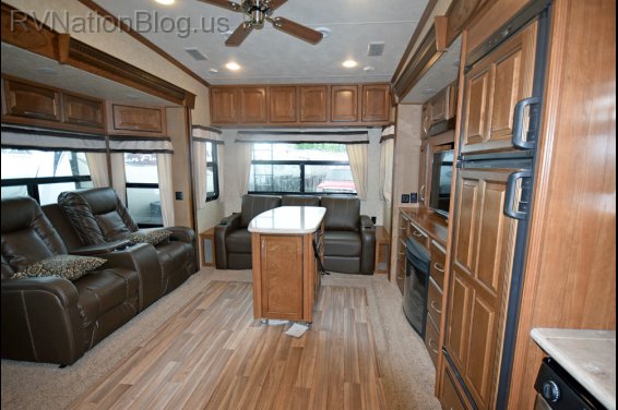 Click here to see the New 2016 Columbus 320RS Fifth Wheel by Palomino at RVNation.us