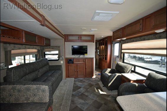 Click here to see the New 2016 Puma 30RKSS Travel Trailer by Palomino at RVNation.us