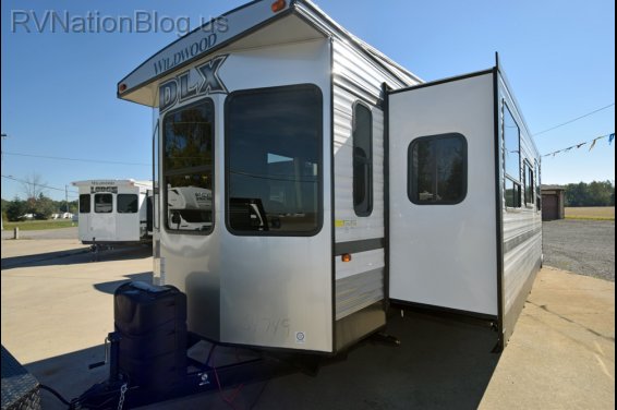 Click here to see the New 2015 Wildwood DLX 39FDEN Park Trailer by Forest River at RVNation.us