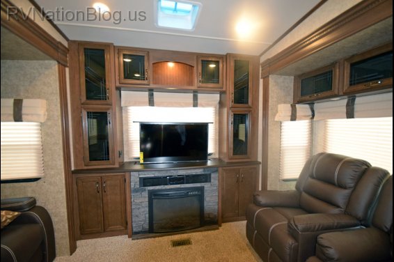 Click here to see the New 2016 Sandpiper 371REBH Fifth Wheel by Forest River at RVNation.us