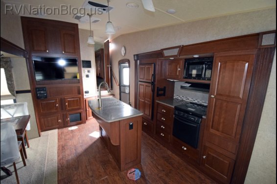 Click here to see the New 2016 Rockwood Signature Ultra Lite 8285IKWS Fifth Wheel by Forest River at RVNation.us