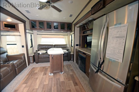 Click here to see the New 2016 Columbus Compass Series 320RSC Fifth Wheel by Palomino at RVNation.us