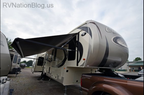 Click here to see the New 2017 Columbus Compass Series 377MBC Fifth Wheel by Palomino at RVNation.us