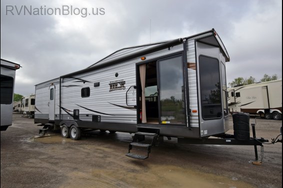 Click here to see the New 2017 Wildwood DLX 353FLFB Park Trailer by Forest River at RVNation.us
