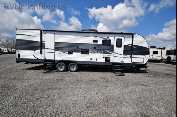 Click here to see the New 2017 Puma XLE 29FQC Toy Hauler Travel Trailer by Palomino at RVNation.us