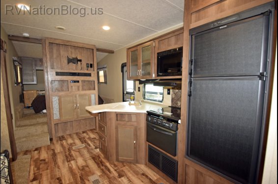 Click here to see the New 2017 Puma 295BHSS Fifth Wheel by Palomino at RVNation.us