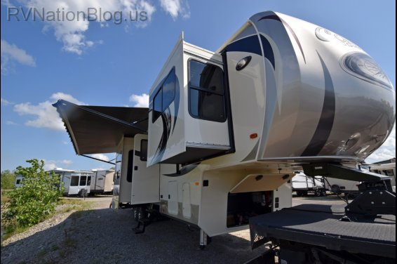 Click here to see the New 2017 Columbus Compass Series 381FLC Fifth Wheel by Palomino at RVNation.us