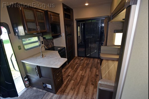Click here to see the New 2017 Puma 373QSI Toy Hauler Fifth Wheel by Palomino at RVNation.us